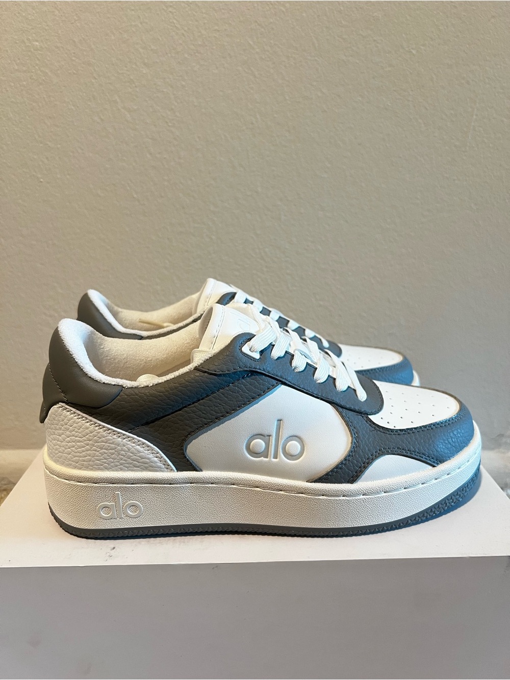ALO Yoga Recovery Sneaker